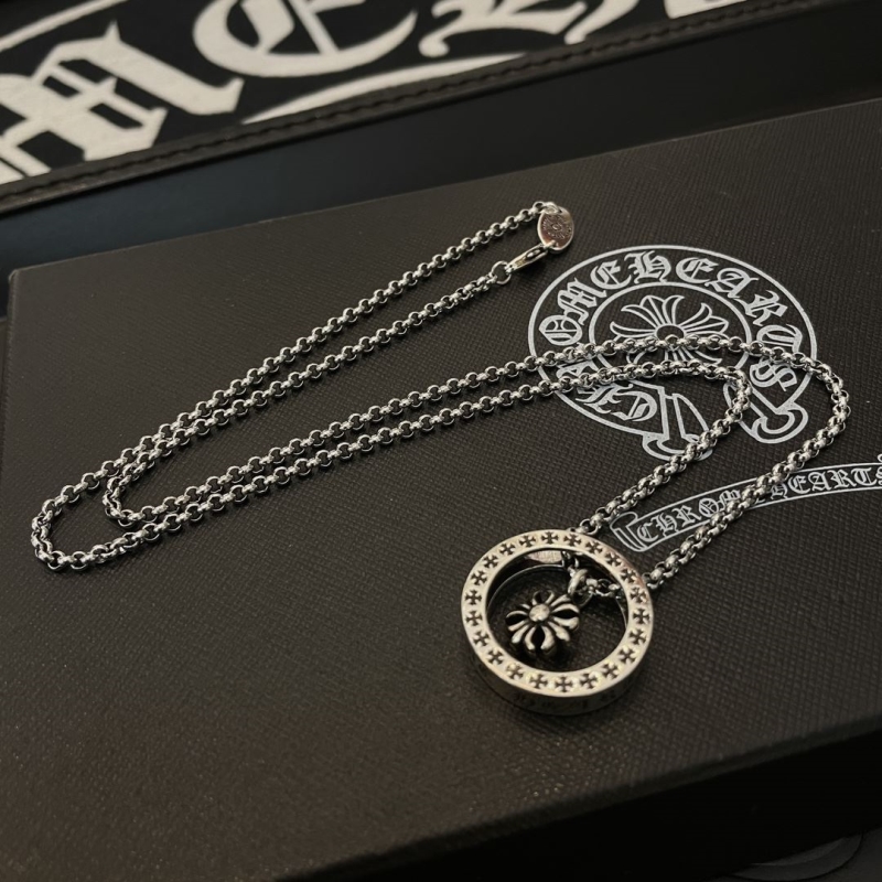 Ch*0me He**ts necklaces